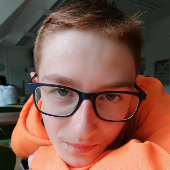 Fotografie Tomáše Adamičky při školní aktivitě